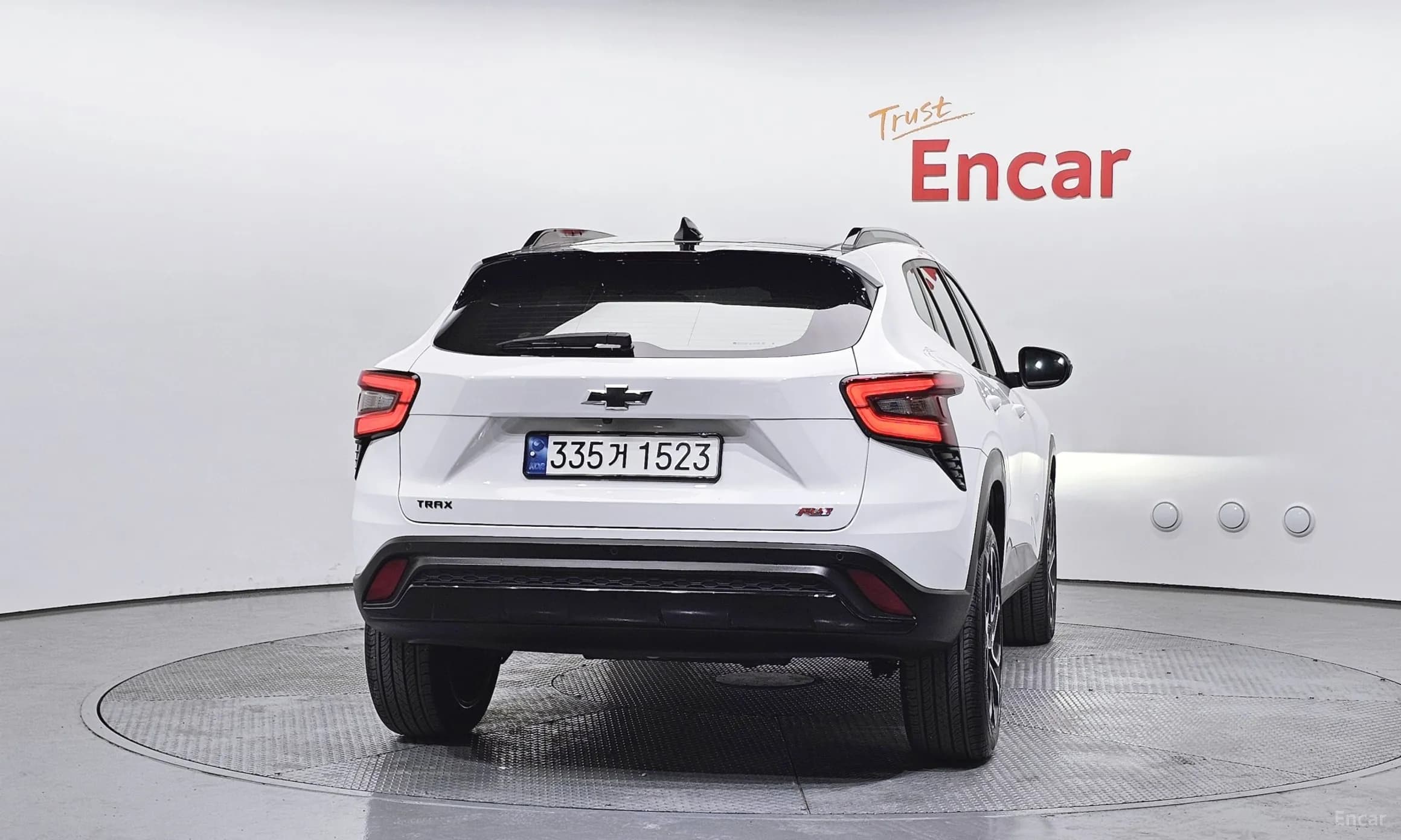 Trax Crossover