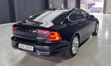 S90