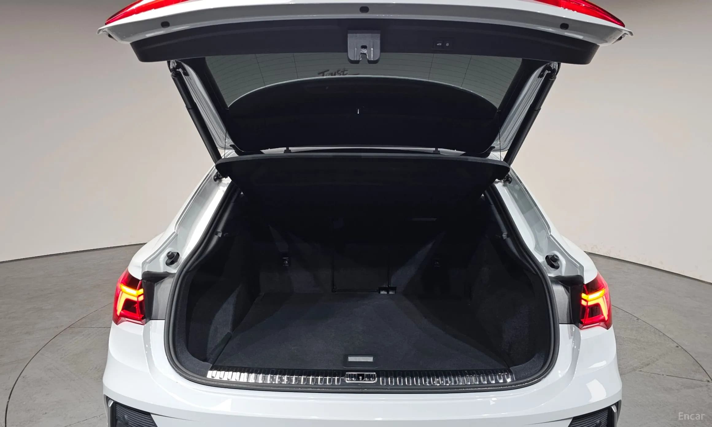 Q3 (F3)
