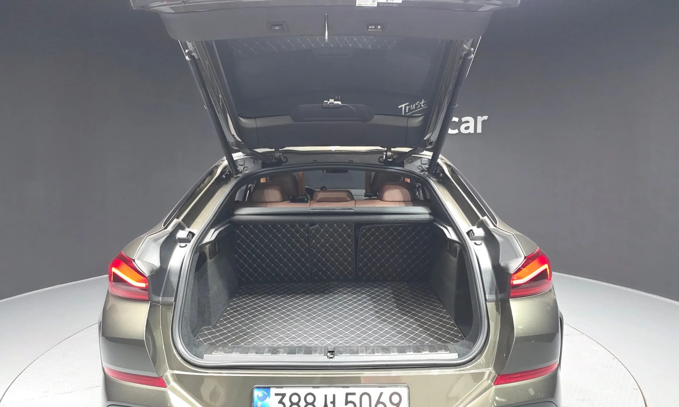 X6 (G06)