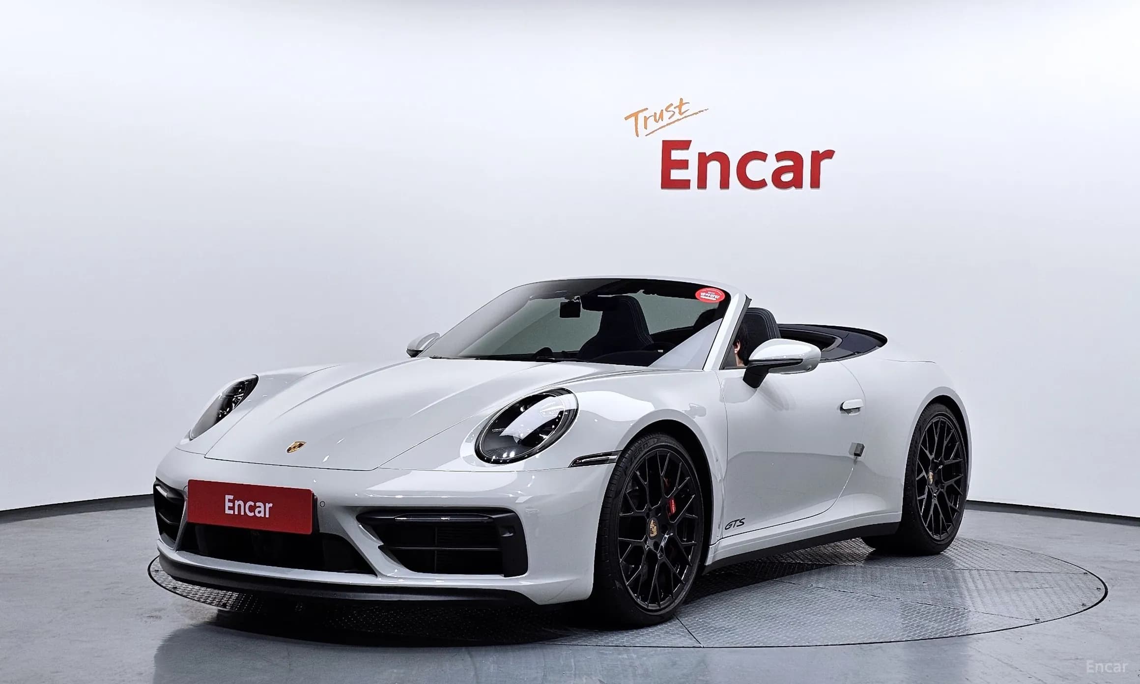 911 (992)