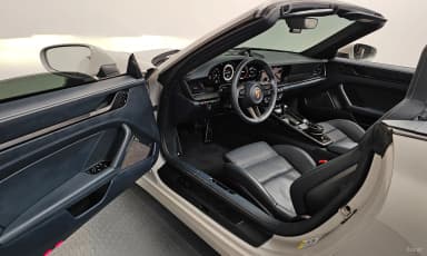 911 (992)