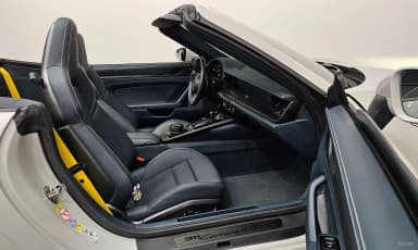 911 (992)