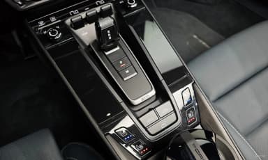 911 (992)