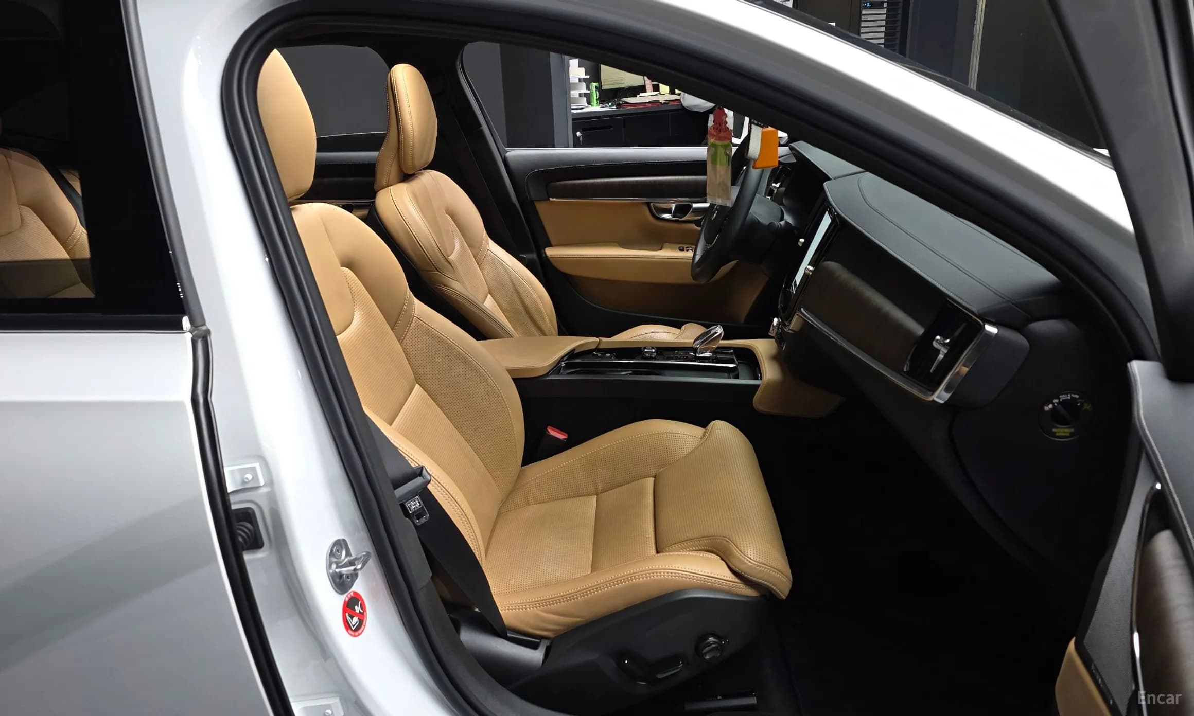S90