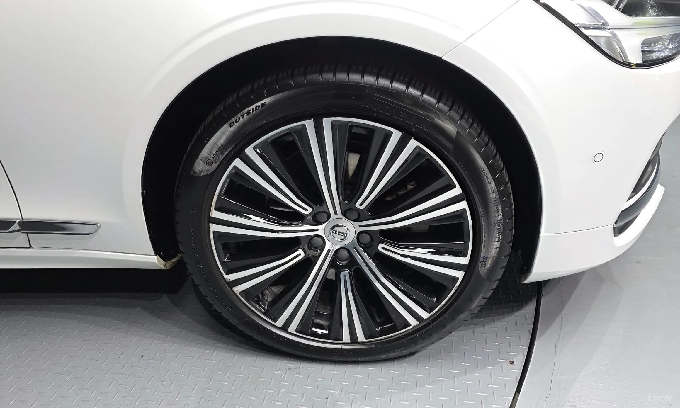 S90