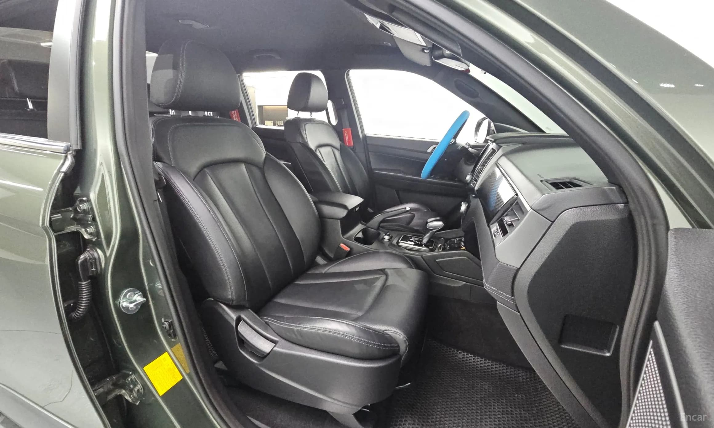 Rexton Sports Khan