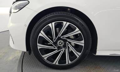 E-Class W214