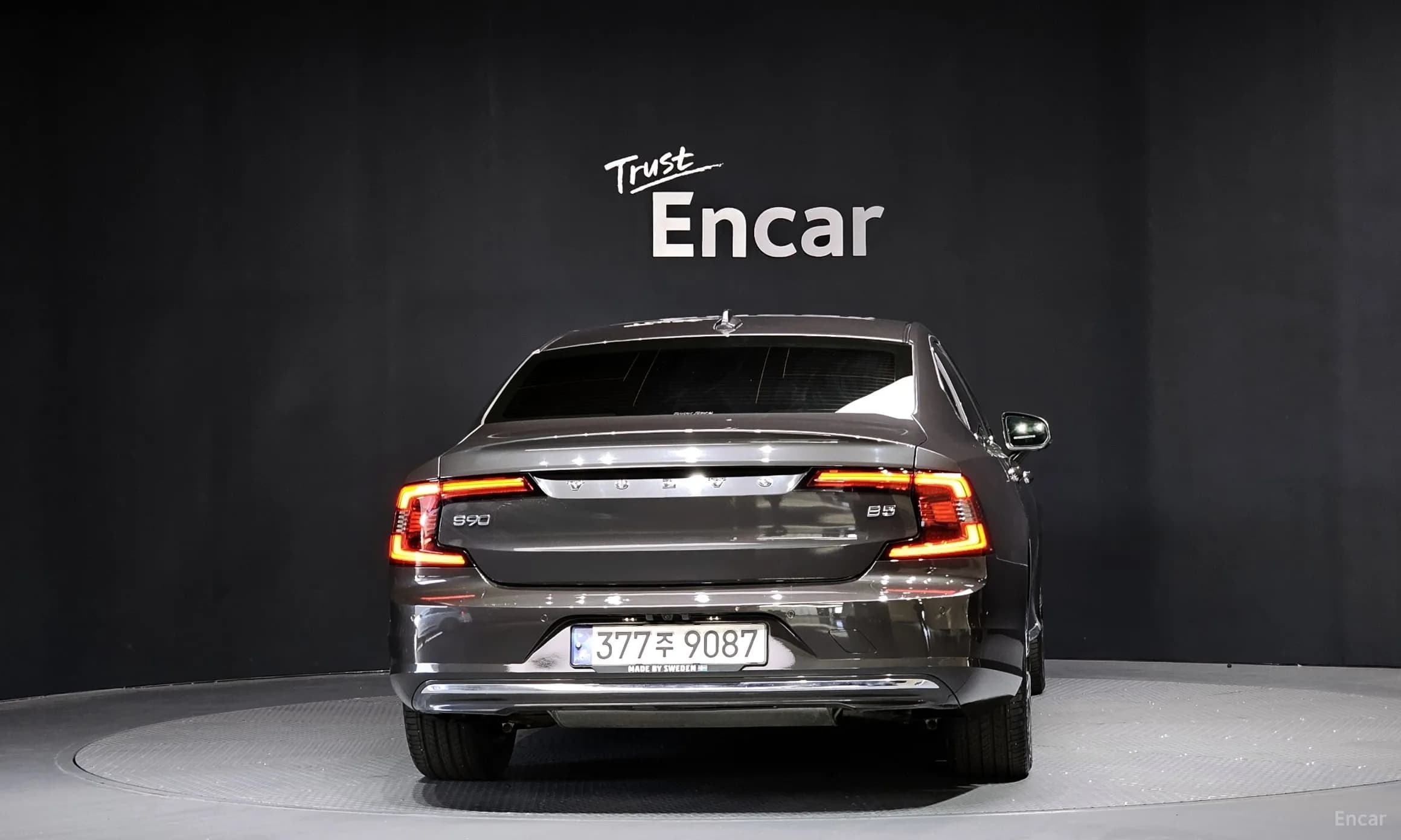 S90