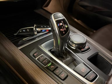 X5 (F15)