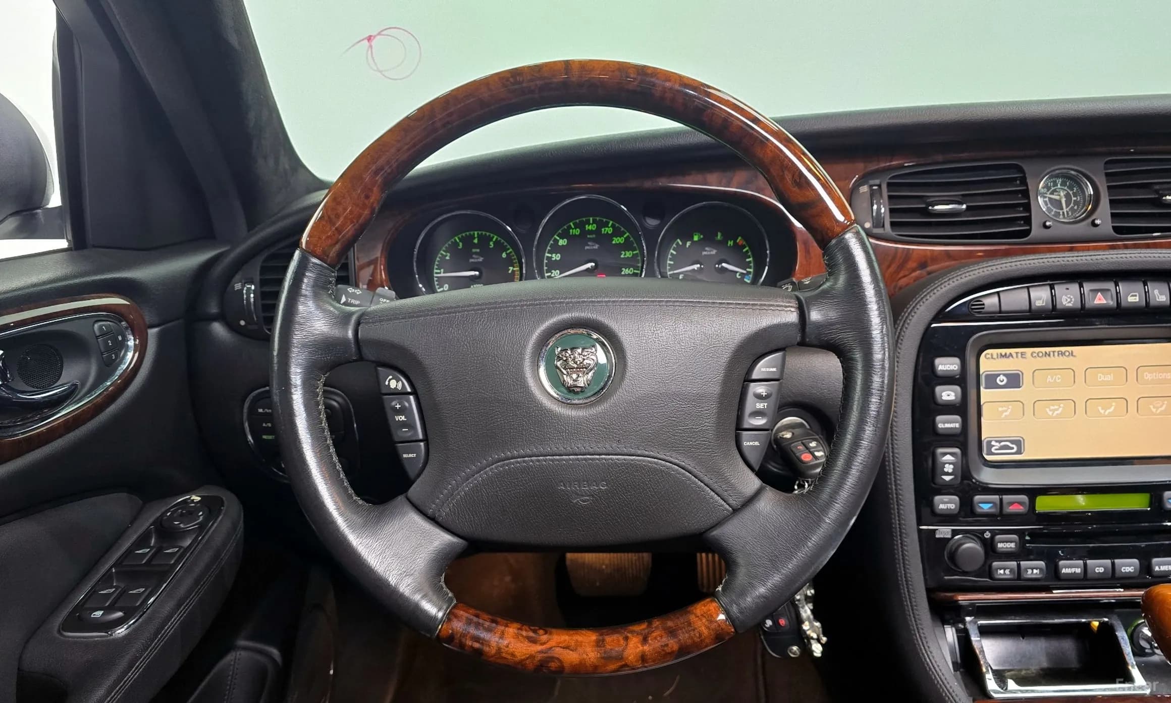 XJ-6