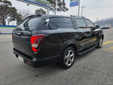 Rexton Sports Khan