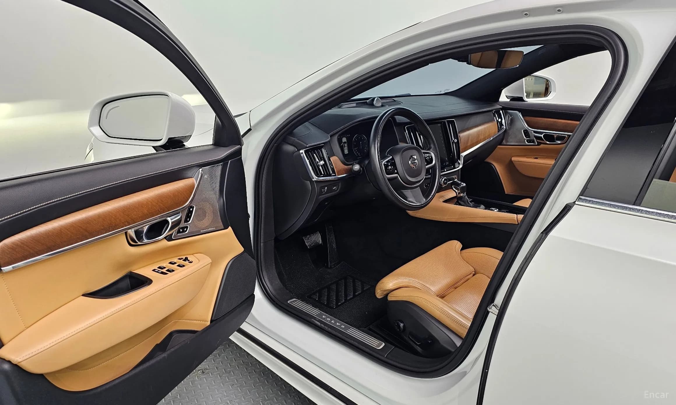 S90