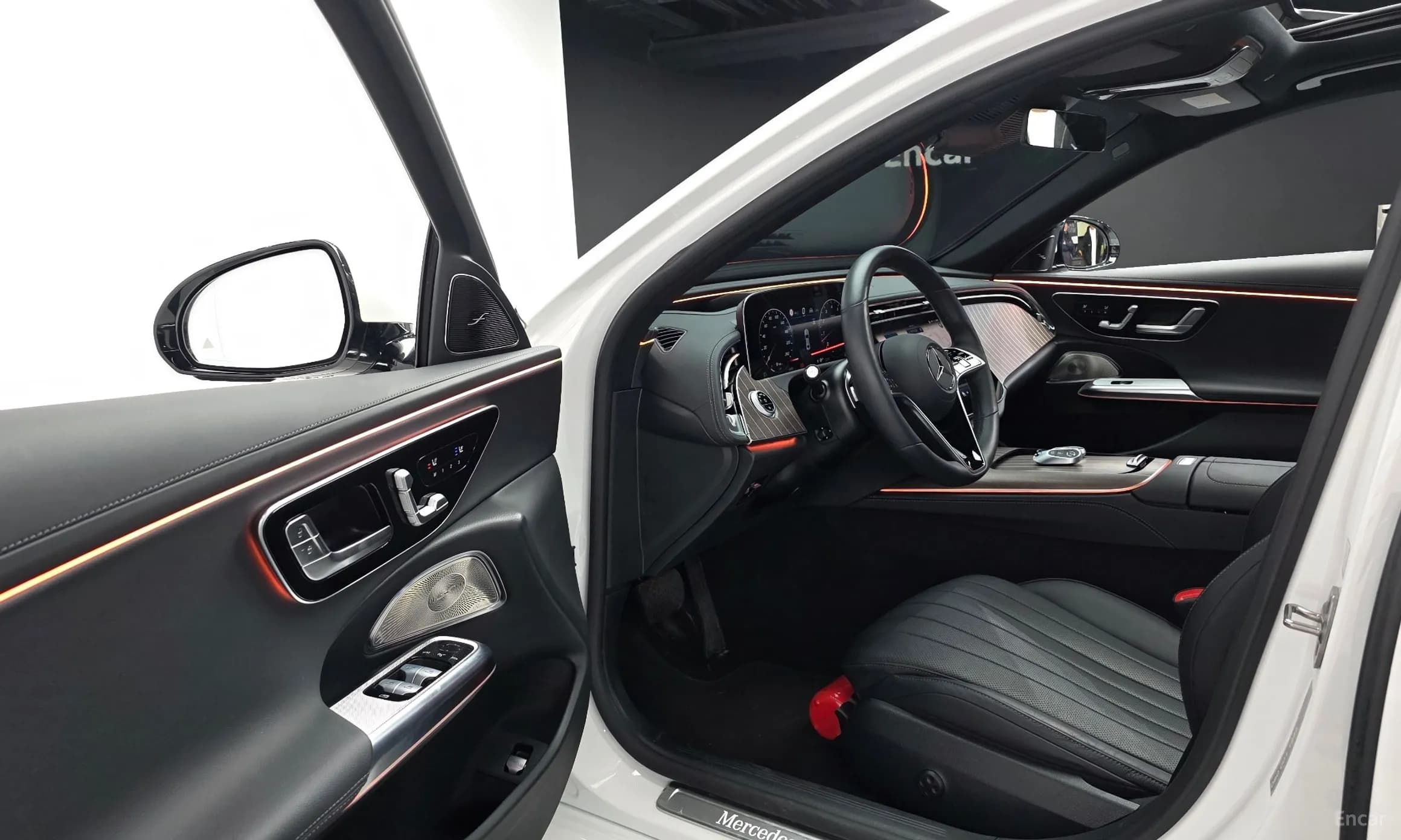 E-Class W214