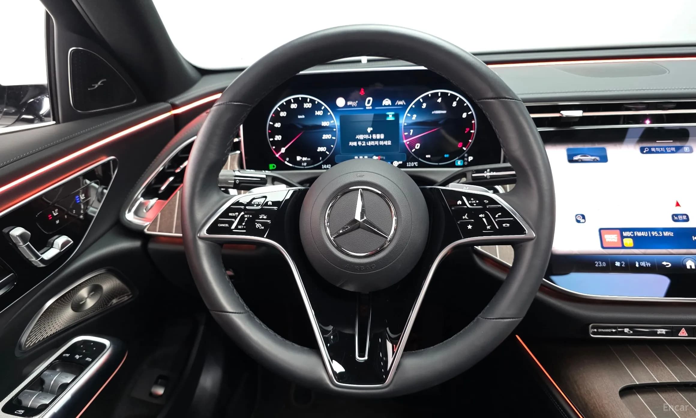 E-Class W214