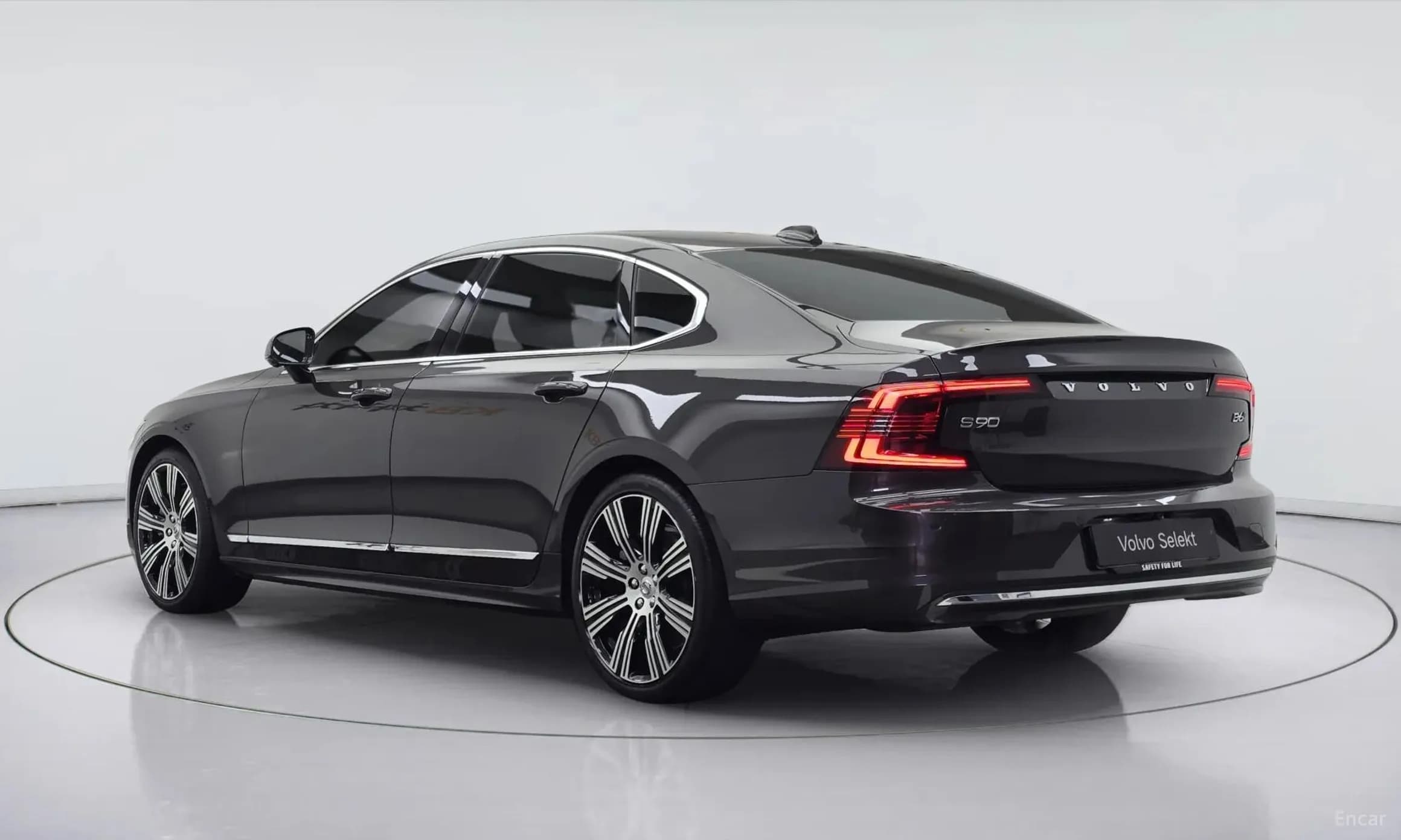 S90