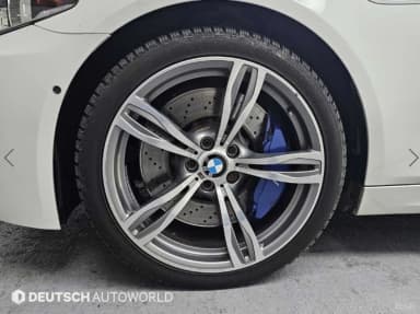 M5 (F10)