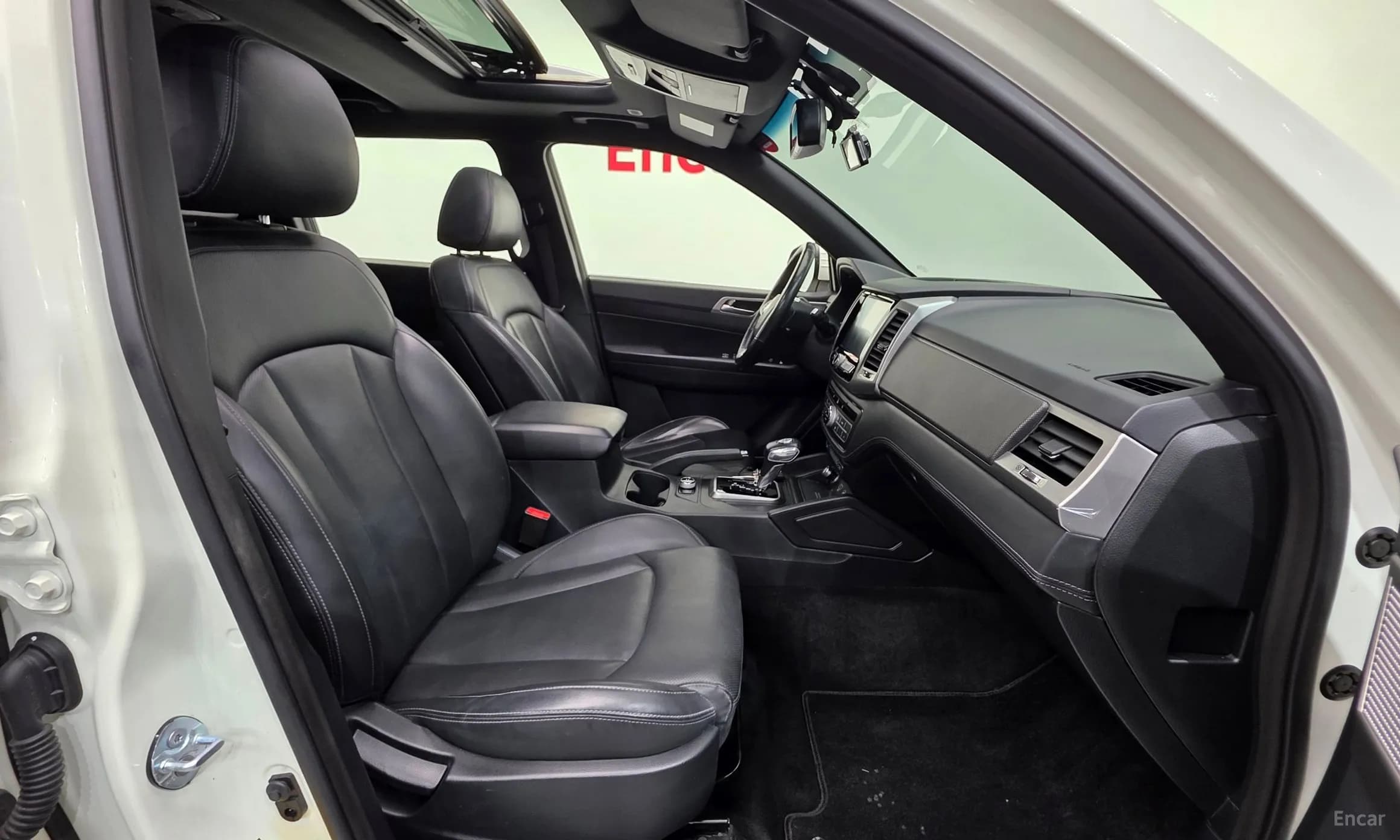 Rexton Sports Khan