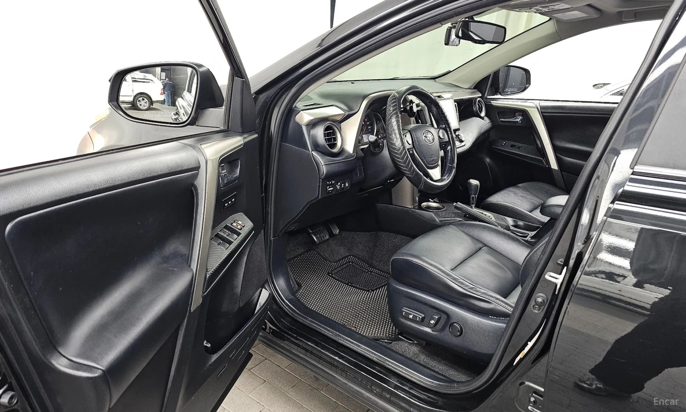 RAV4