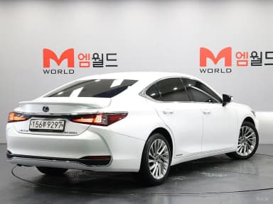 ES300h 7th Generation