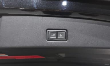 Q4 e-tron (F4)