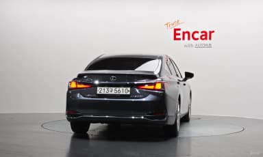 ES300h 7th Generation