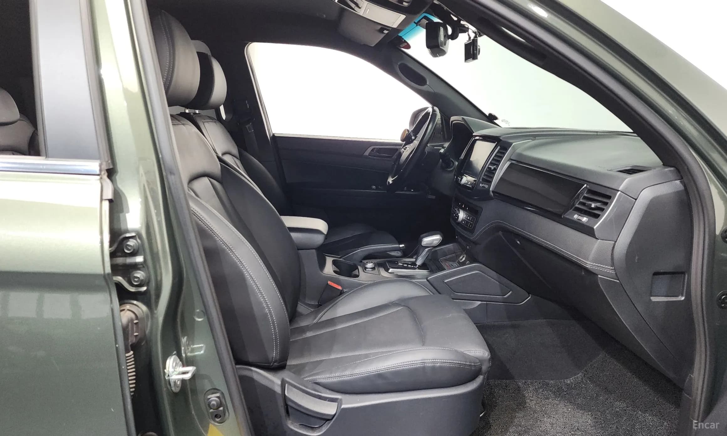 Rexton Sports Khan