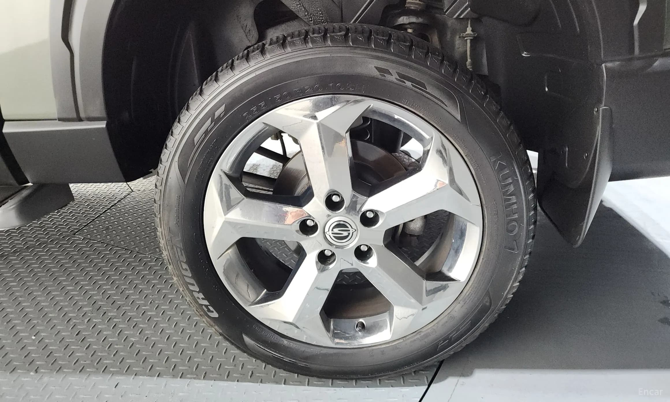 Rexton Sports Khan