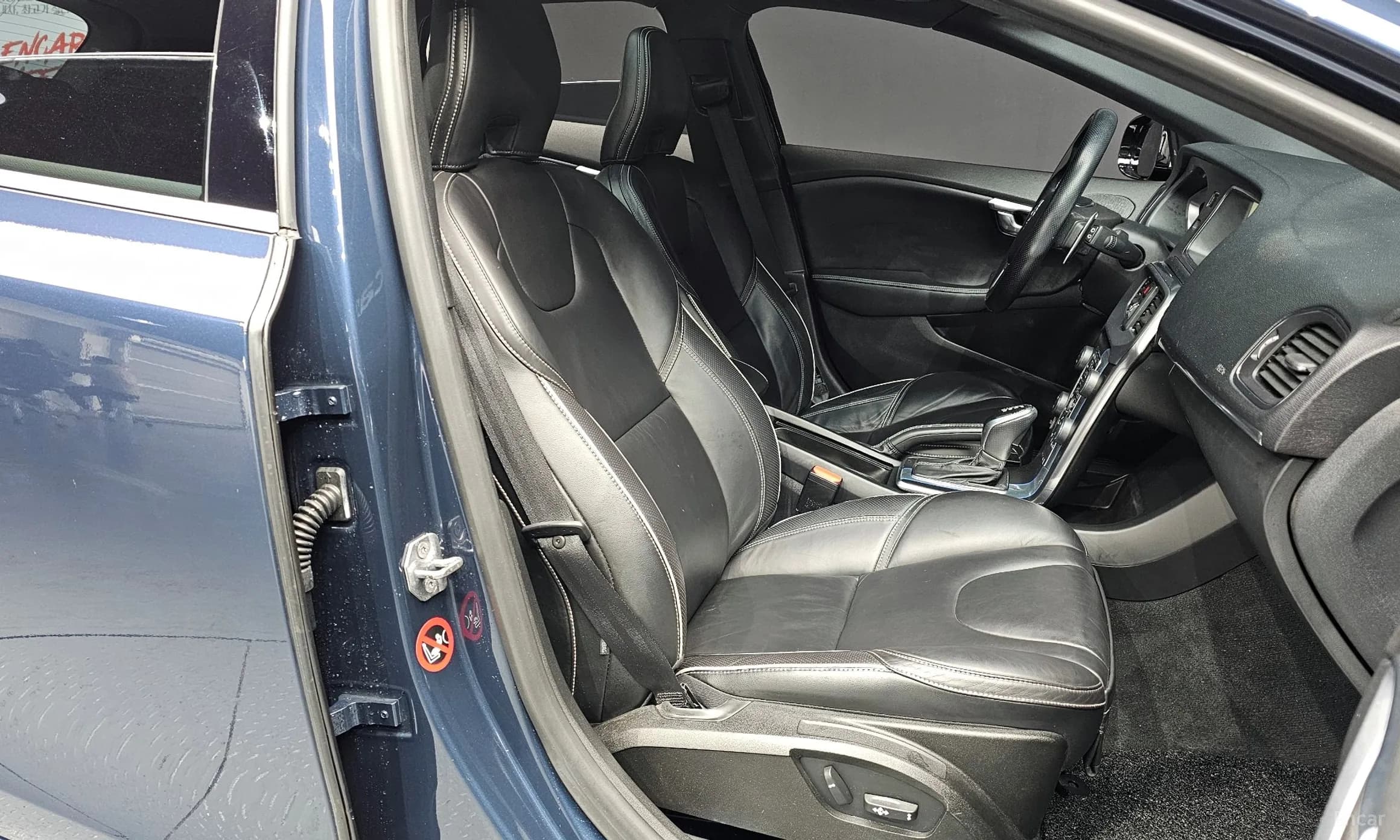 V40