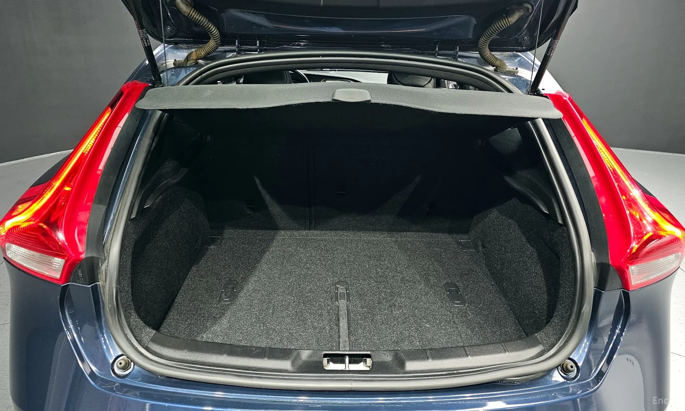 V40