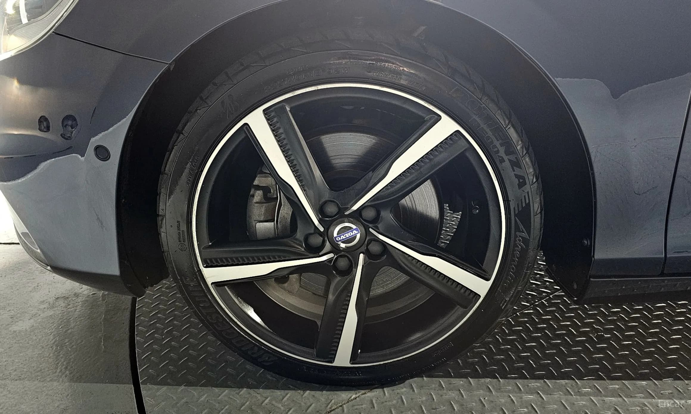 V40