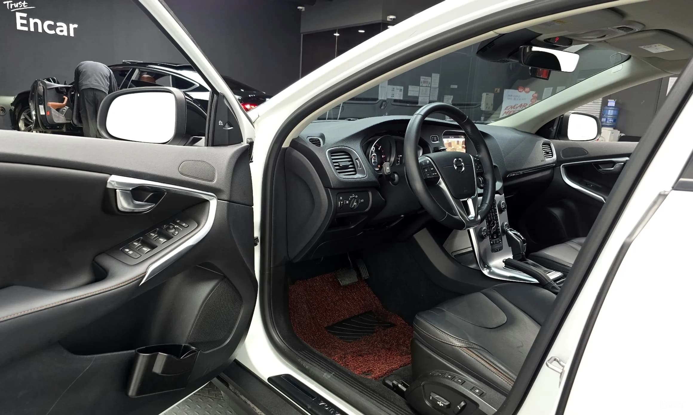 V40 Cross Country