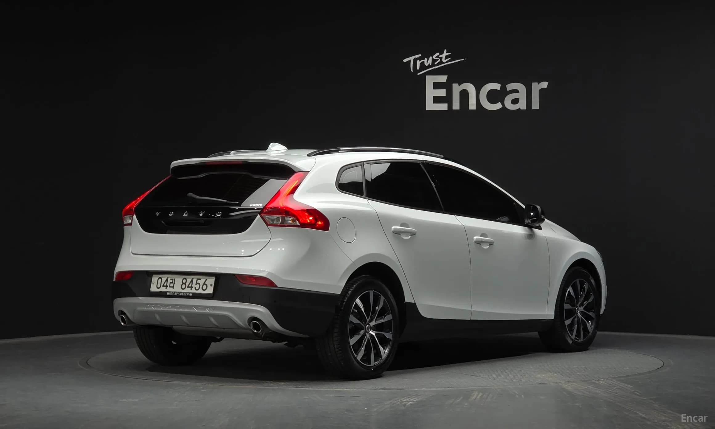 V40 Cross Country