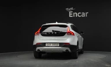 V40 Cross Country
