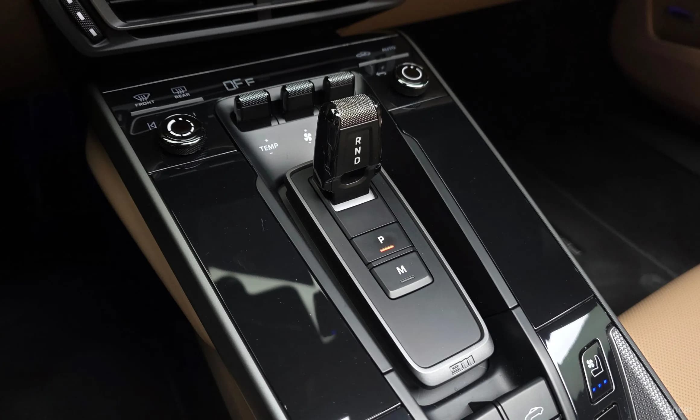 911 (992)