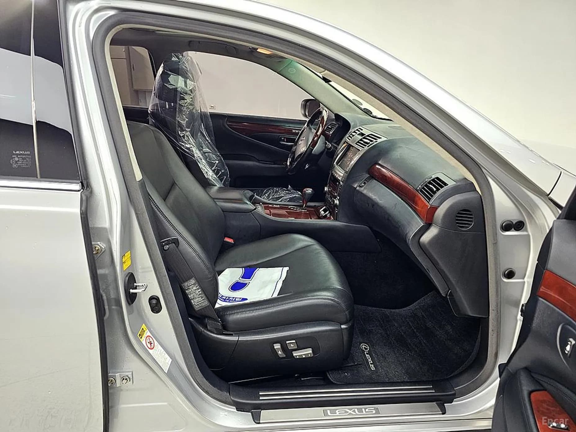 LS460L