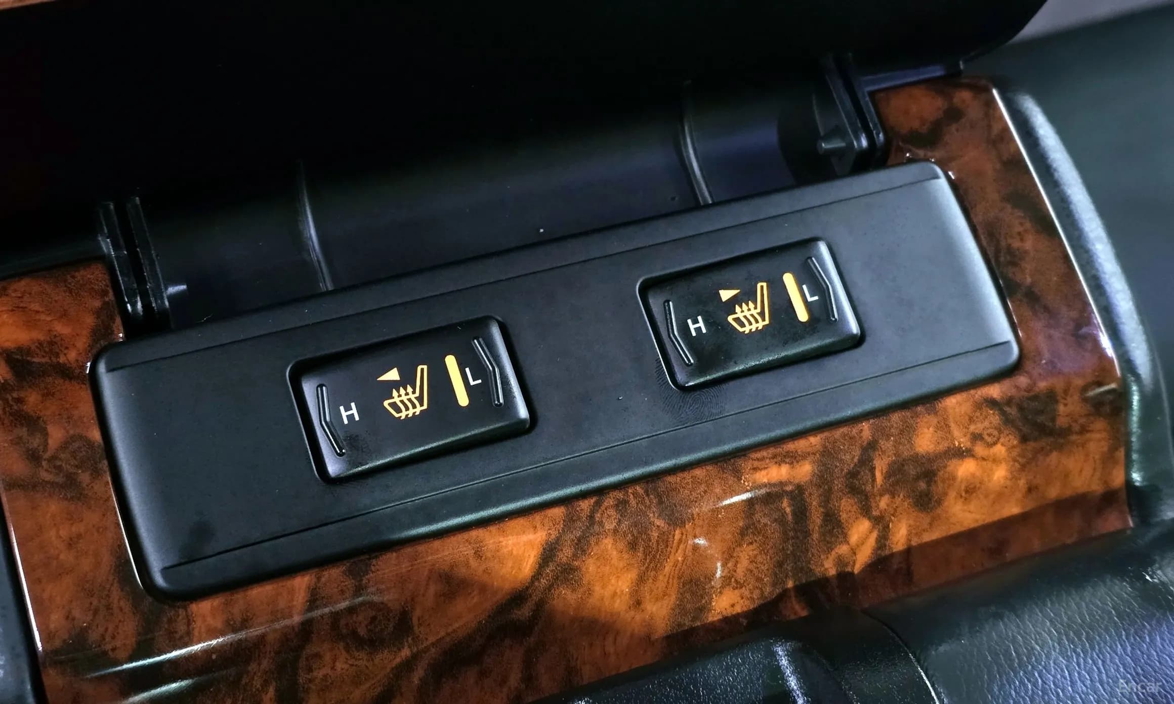 300C
