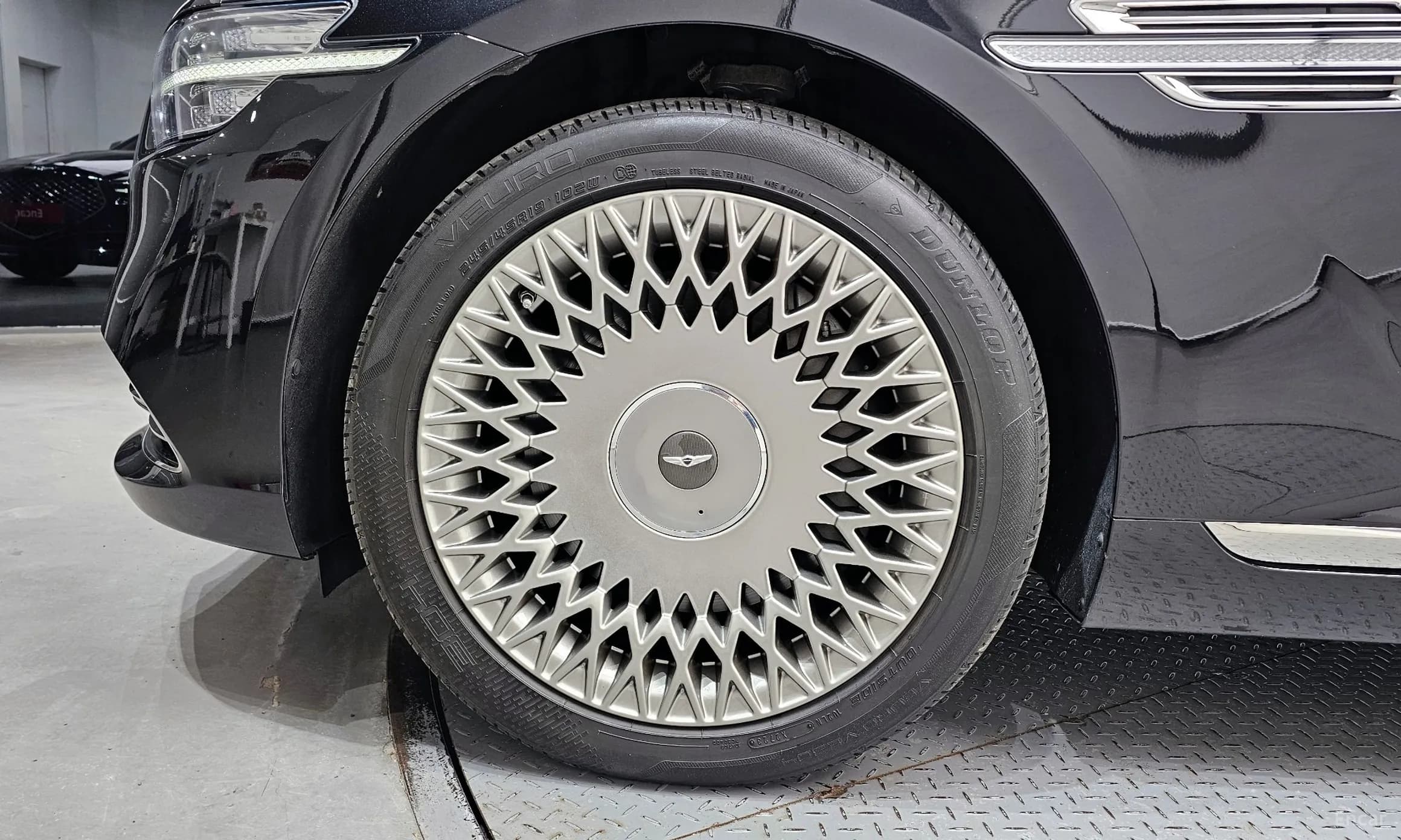 G90