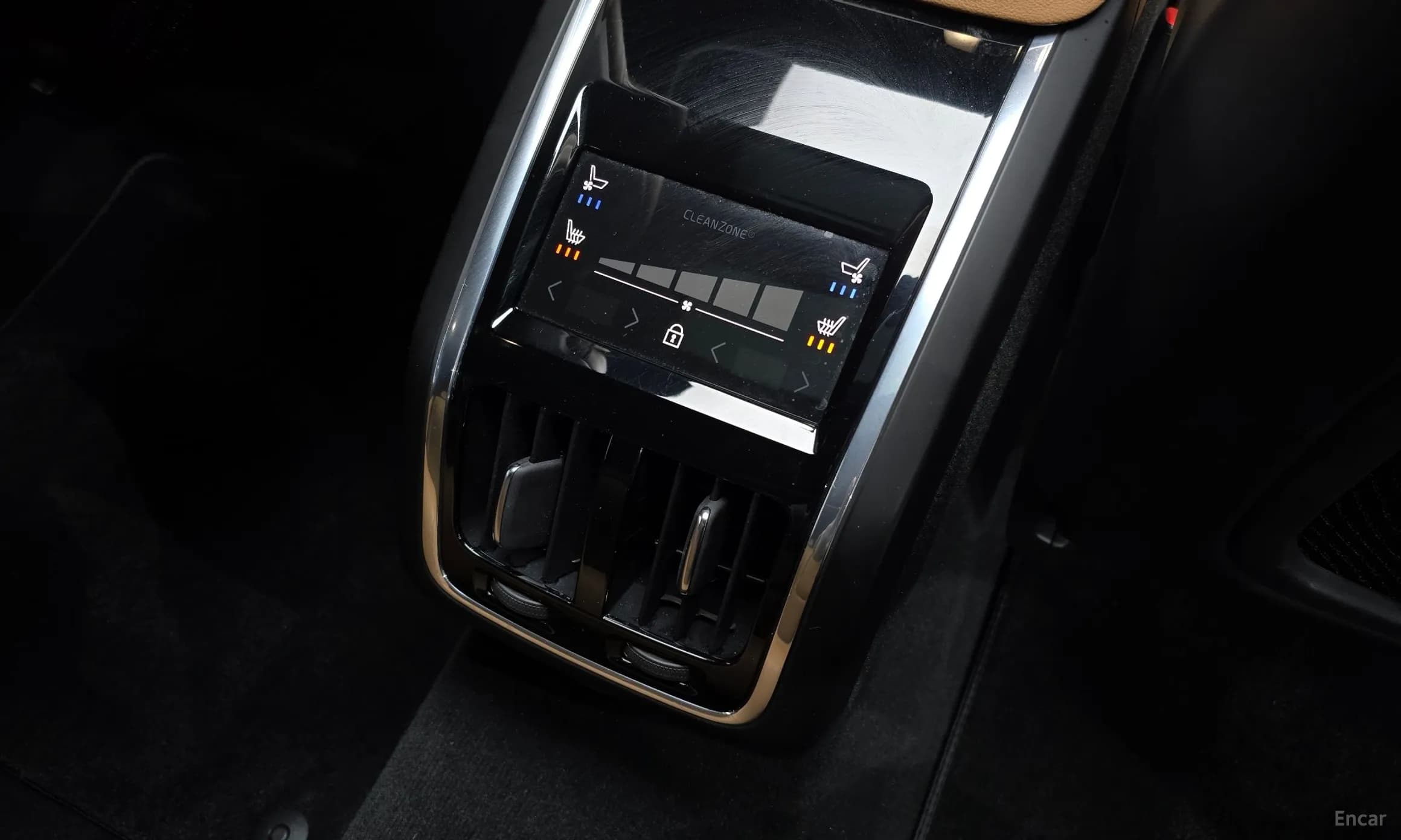 S90