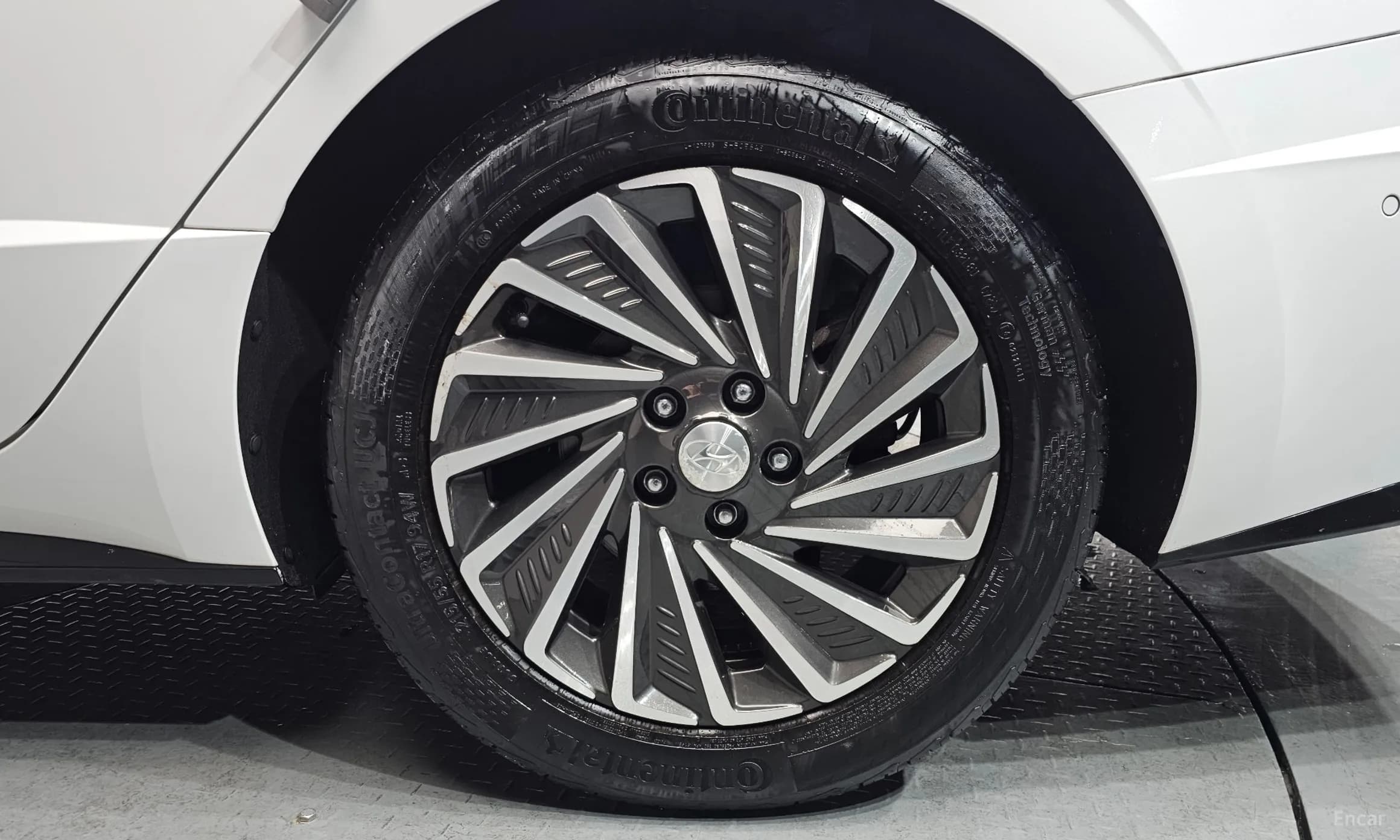 Sonata Hybrid (DN8)