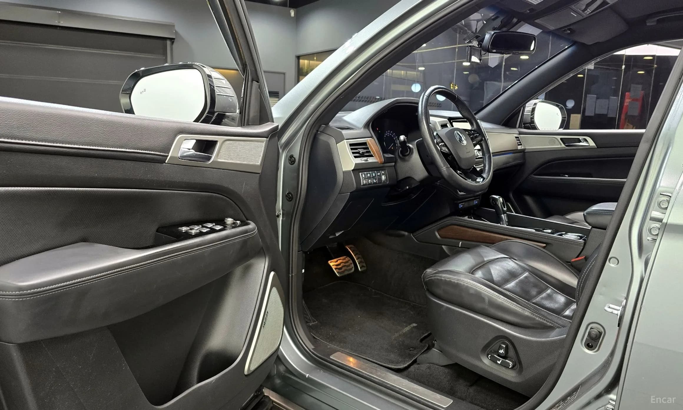 G4 Rexton