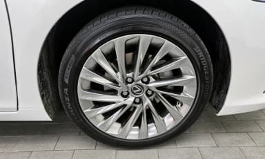 ES300h 7th Generation