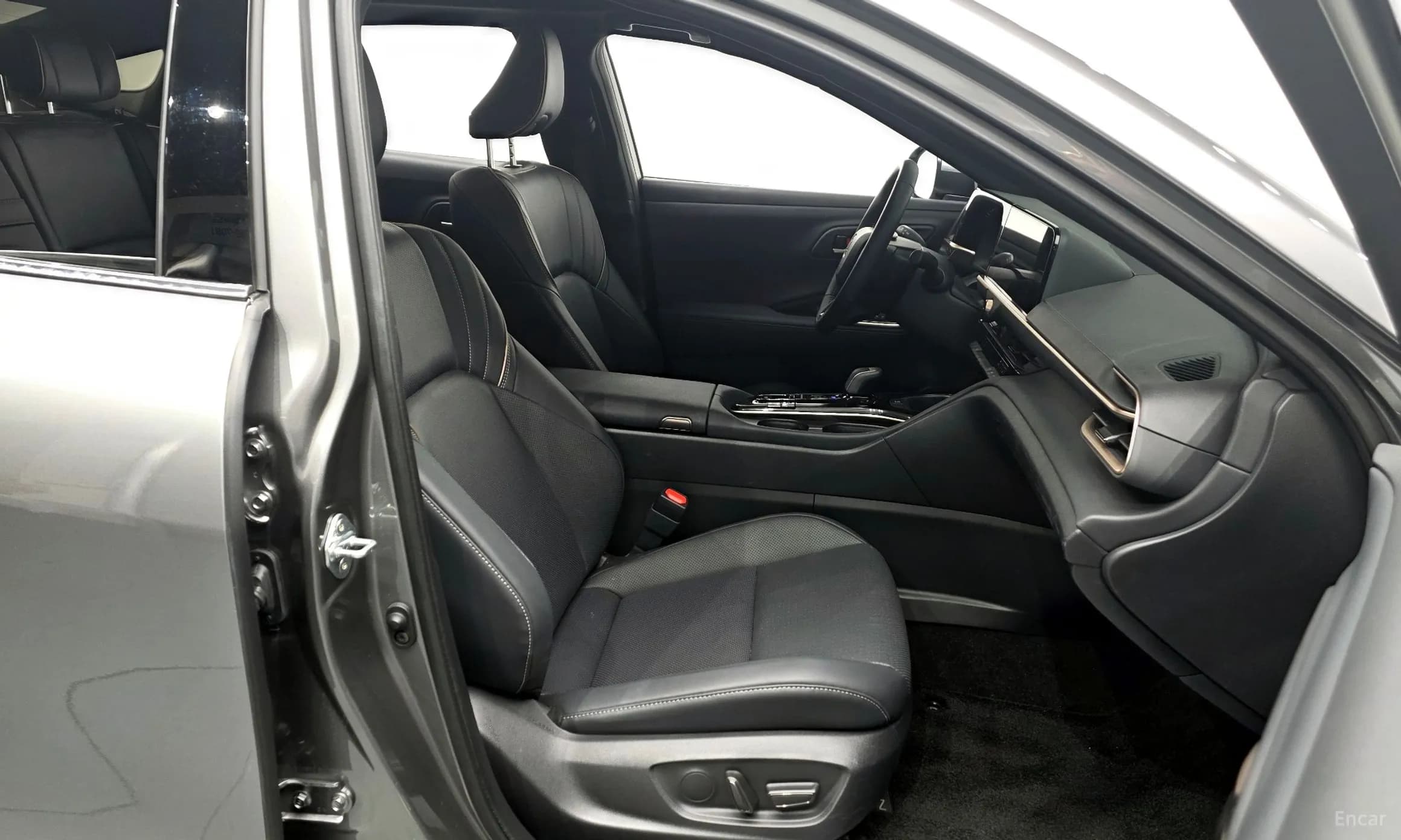 Crown crossover