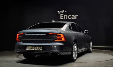 S90