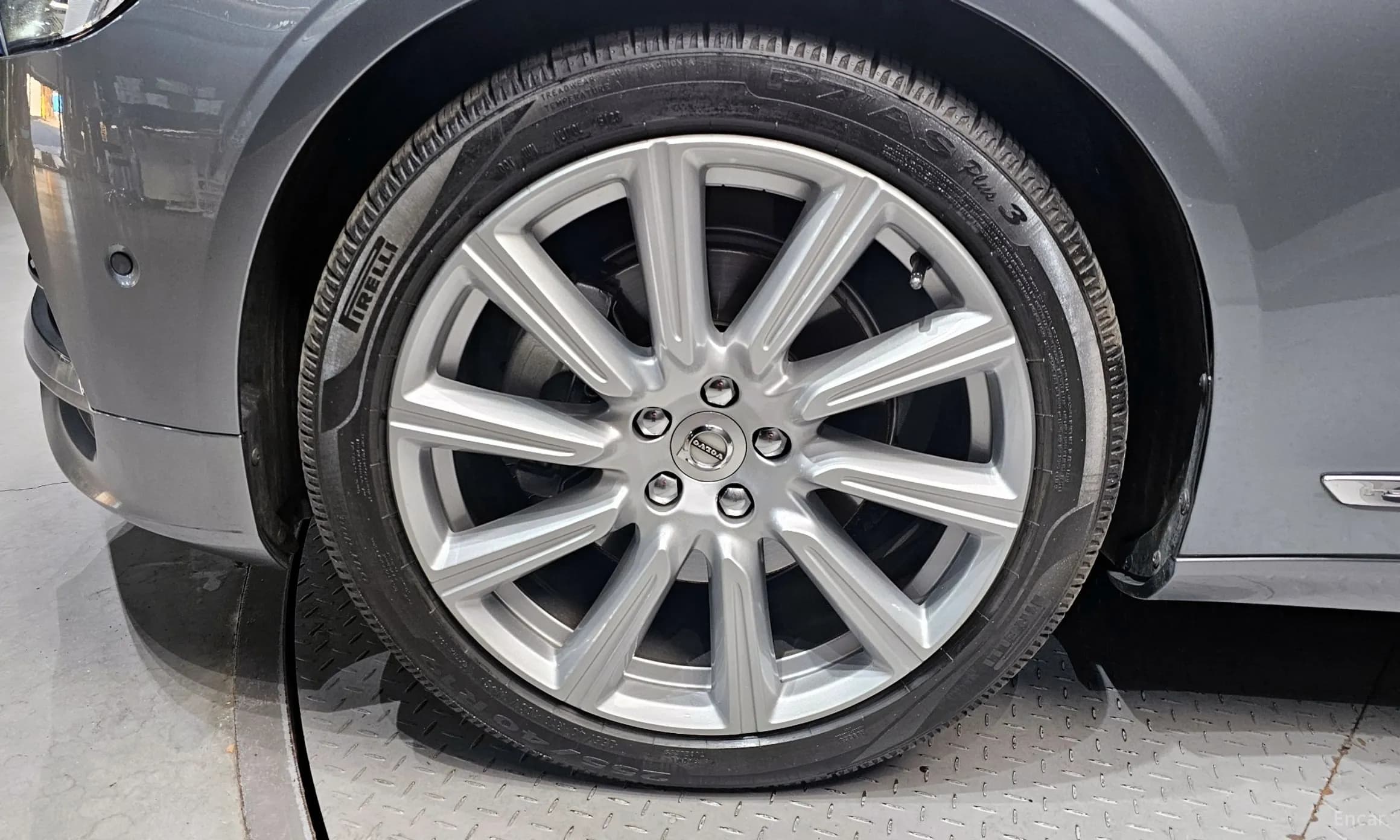 S90