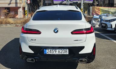 X4 (G02)
