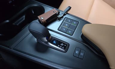 UX300h