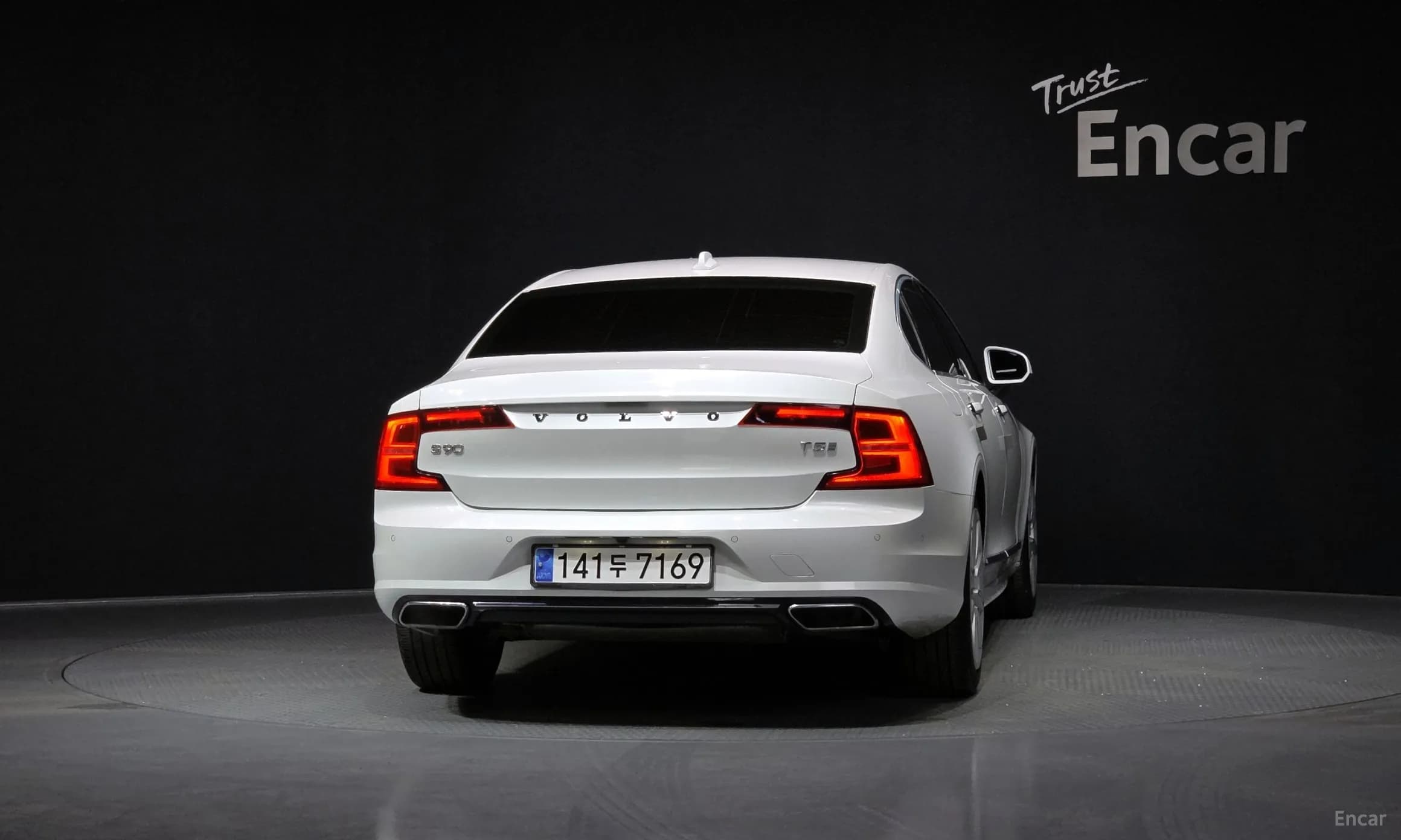 S90