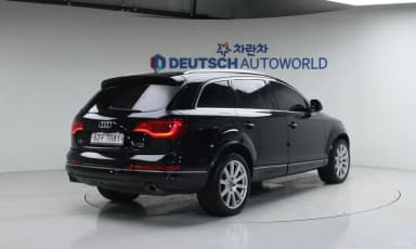 Q7
