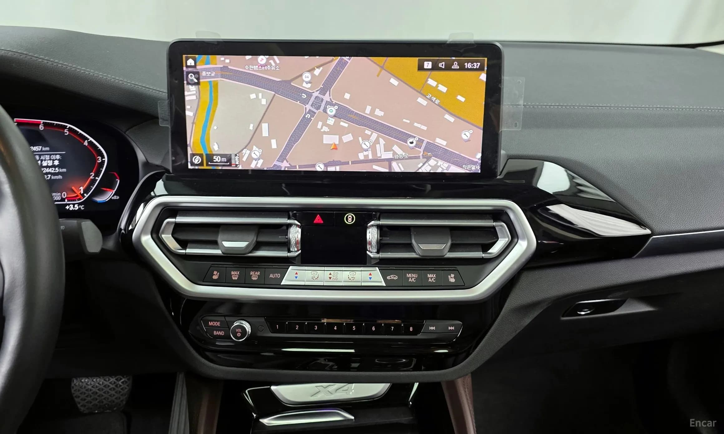 X4 (G02)